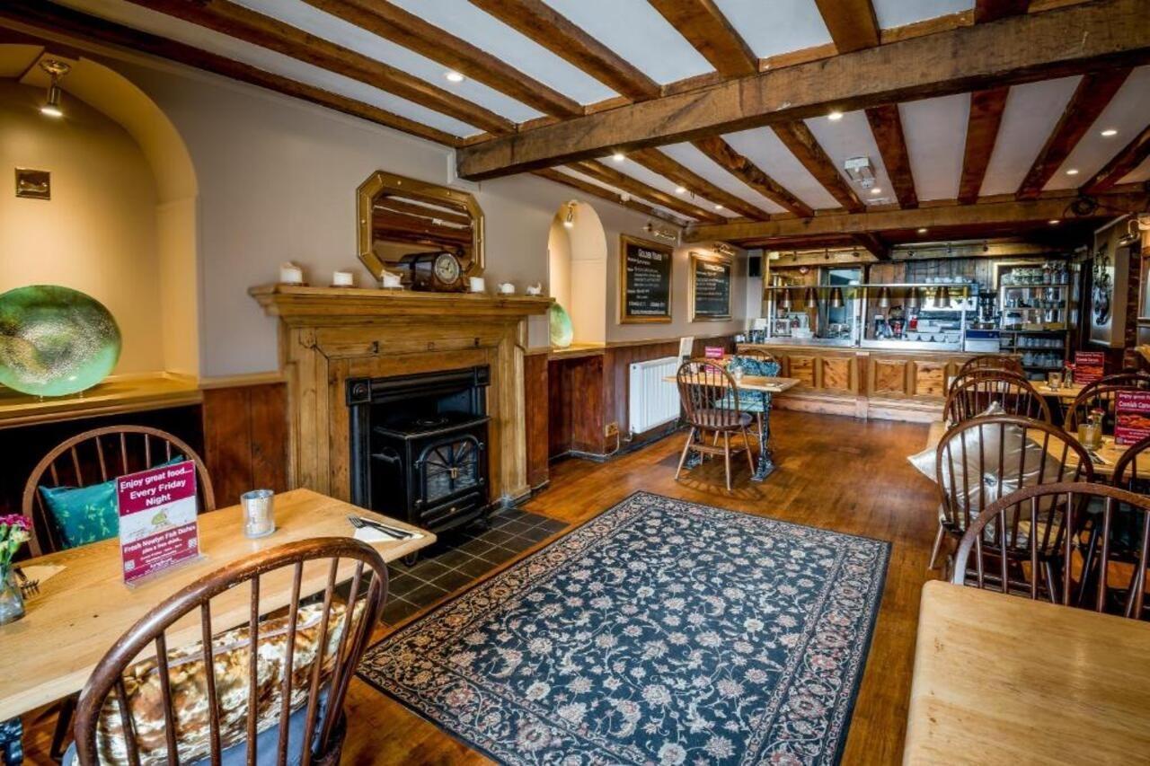 The Longboat Inn Hikkaduwa Dış mekan fotoğraf